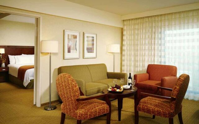 Courtyard by Marriott Los Angeles - Sherman Oaks