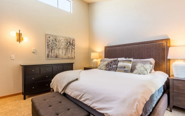 Coastal Chic Beach Condo by Avantstay Balcony