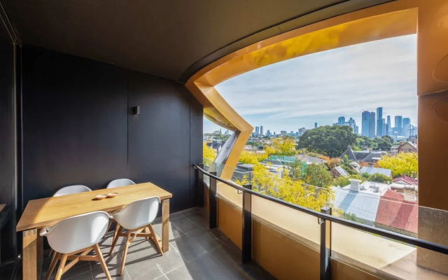2-bed in South Melbourne w/ Beautiful City Views