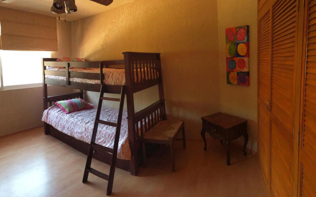 Condominio junto a la cañada Eca do Queiros