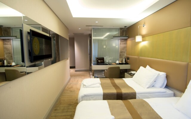 GK Regency Suites