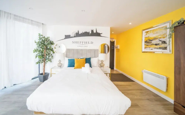 Priestley House Apartment - City Retreat