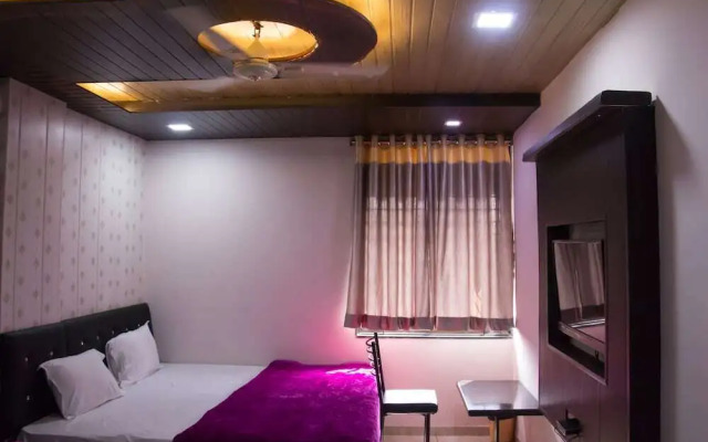 Hotel Shree Palace & Restaurant