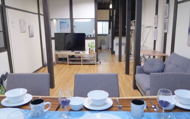 Within walking distance to Shinjuku | 4 min walk to nearest station | Entire 3BR house 75㎡ | Sleeps up to 10 | Family-friendly | High-speed Wi-Fi | Shibuya, Tokyo