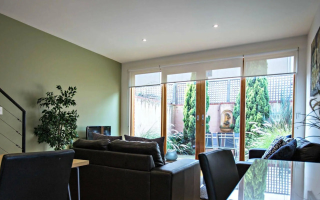 Specialty Accommodation – Adelaide Dress Circle Apartments
