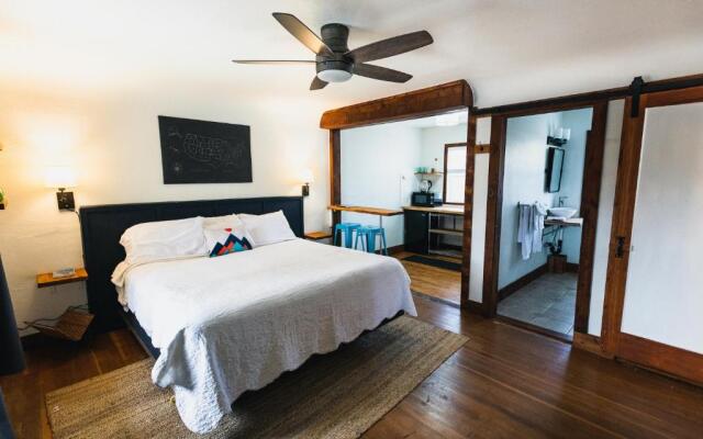 Left Coast Lodge