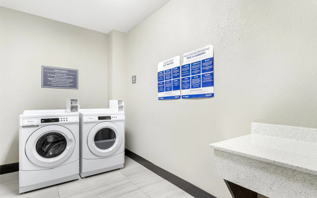 Best Western Plus Waller Hotel