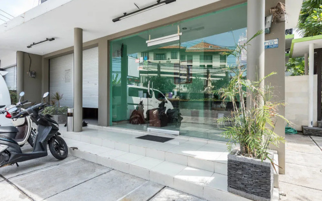 Airy Legian Nakula Barat 10 Kuta Bali