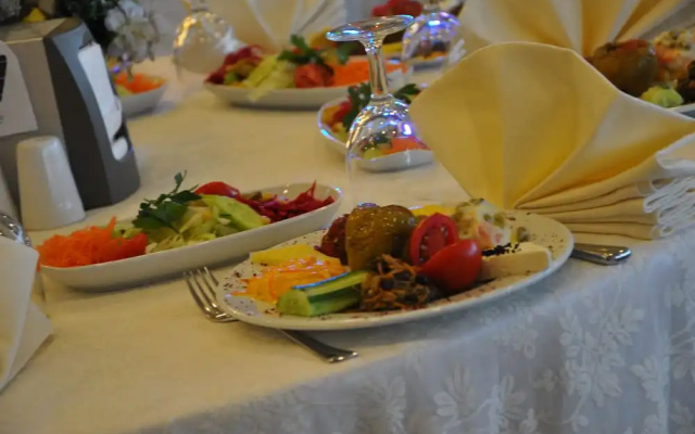 Saren Otel