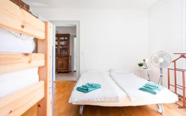 2 Zimmer in Jugendstilwohnung mit Garten (1-6 P.)