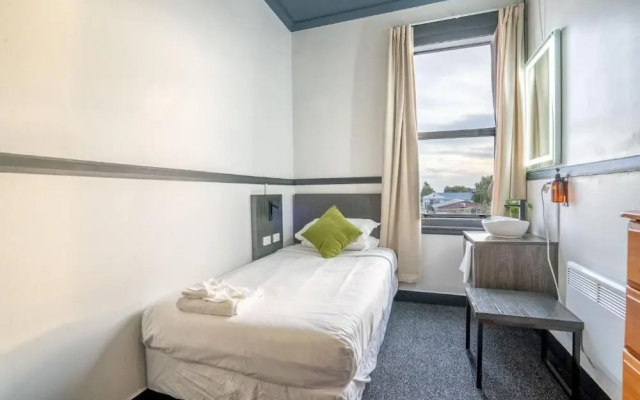 Railway Hotel Winton – Guest Rooms – Winton