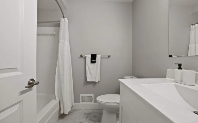 Comfy 2BR 2BA Unit in Pime Location