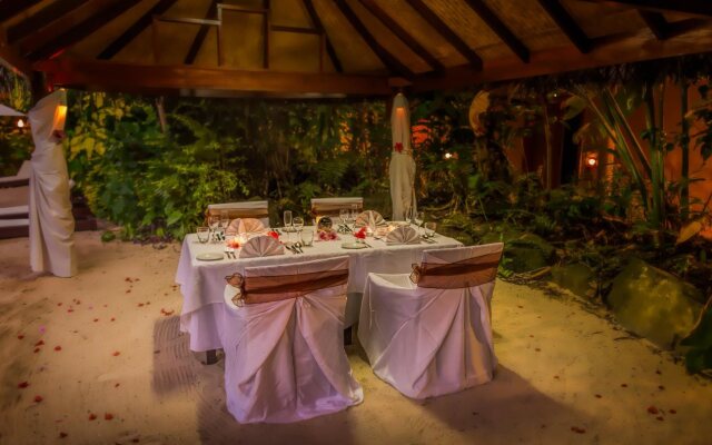 Sanctuary Rarotonga-On the beach - Adults Only