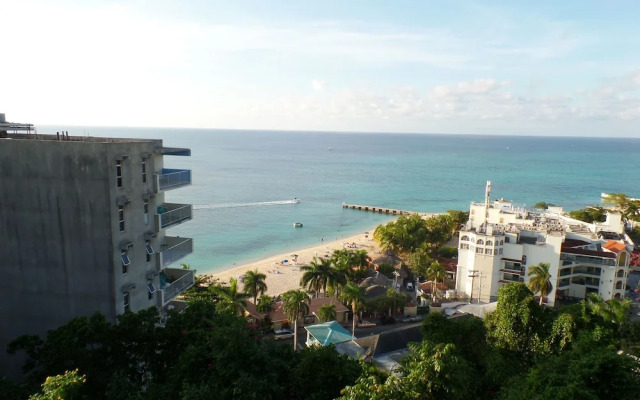 Hipstrip Beach Studio