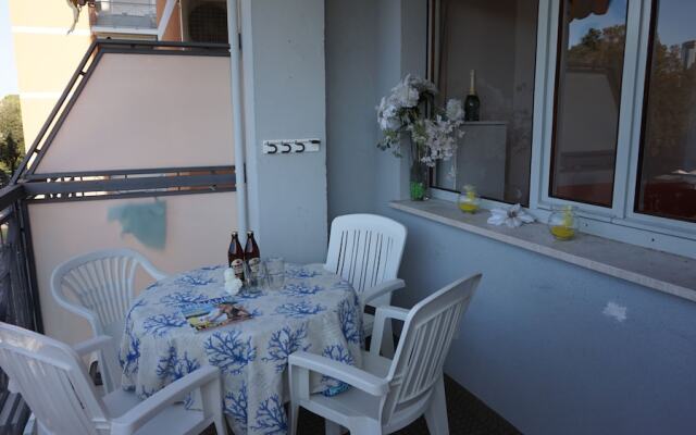 Flat in a Building With a Beautiful Pool - Beahost