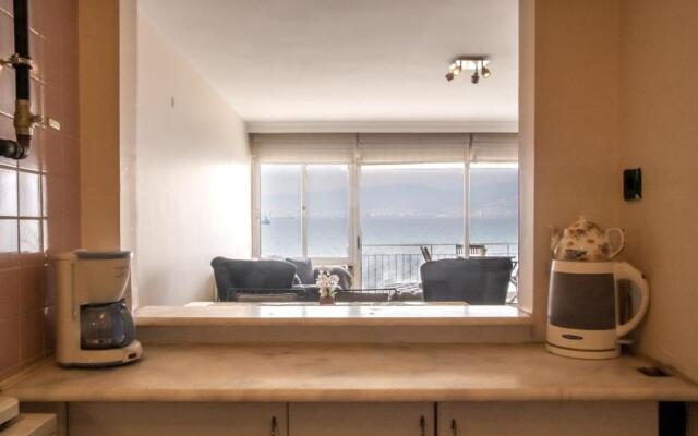 Furnished Stylish Sea View Flat in Izmir Konak