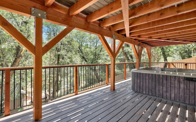 Black OAK Cabin #1977