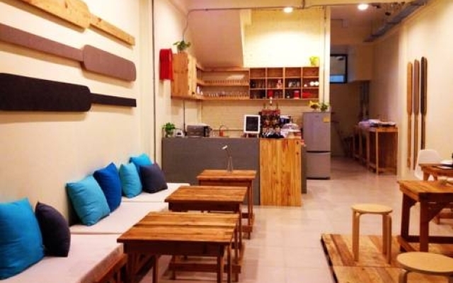 2W Cafe & Hostel