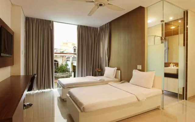 Yellow House Saigon Hotel