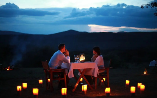 Emayian Luxury Camp
