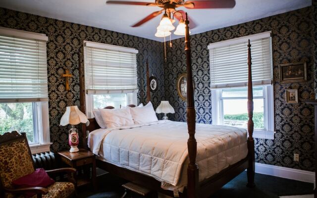 Brownsville Road House Bed Breakfast