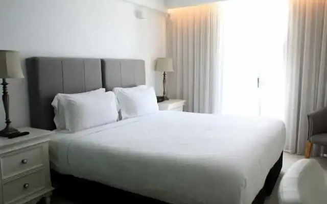 The Nest - Stylish Modern Room with Rooftop Terrace