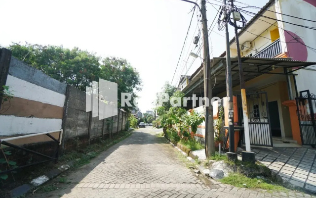 Mahkota Sivali near Soekarno Hatta Airport Mitra RedDoorz