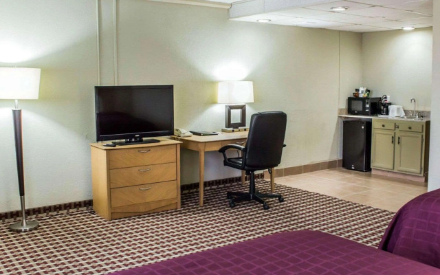 Rodeway Inn & Suites