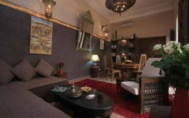 Riad Mur Akush