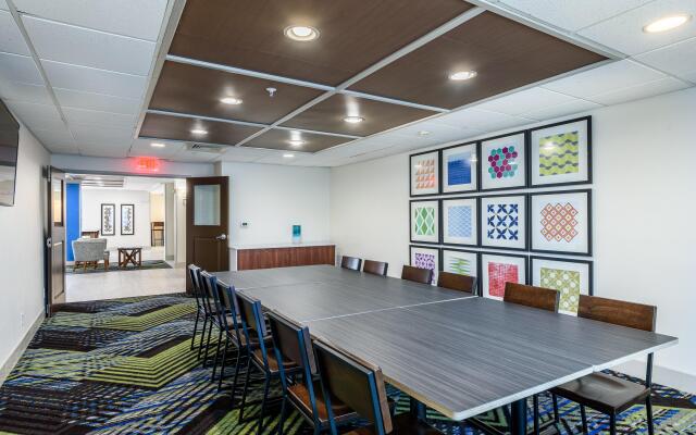 Holiday Inn Express Hotel & Suites Bastrop by IHG