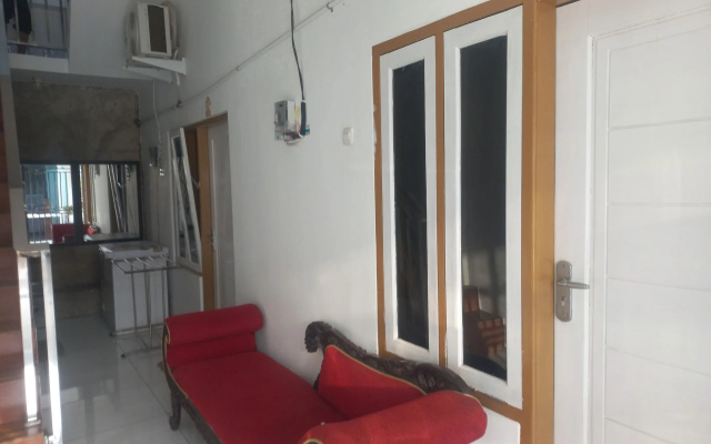 OYO 94771 White House Arafah Syariah – Guest Rooms – Purwokerto