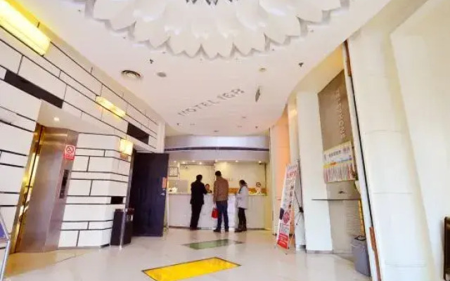 Motel Hotel (Wuhan Yellow Crane Tower, Shouyi Square, Fuxing Road Metro Station)