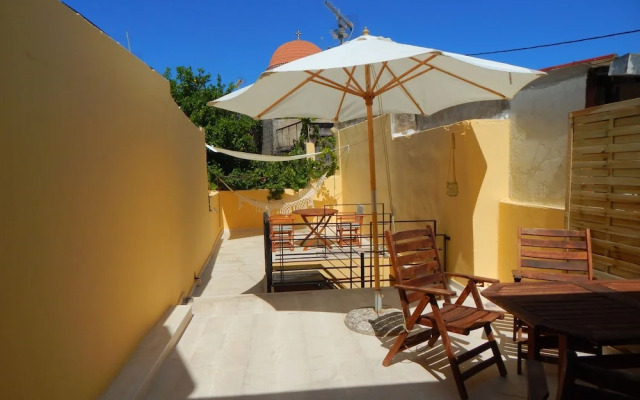 Arismary Cottage Home