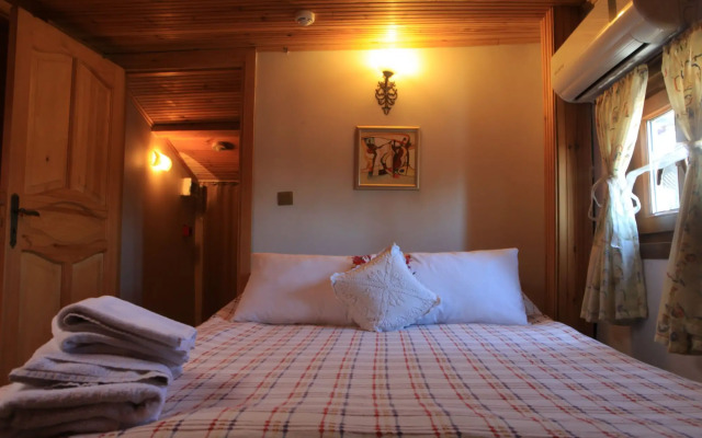 Tom Square Boutique Hotel