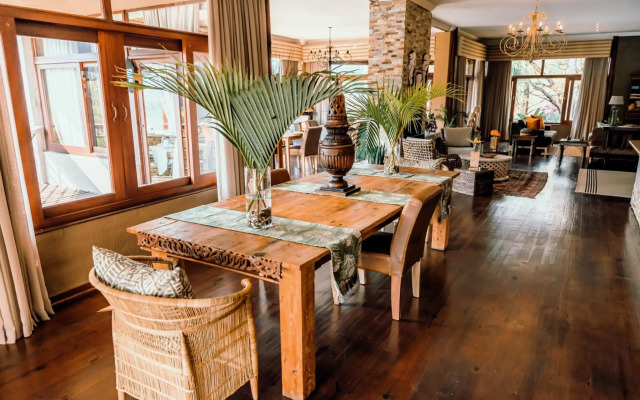 Bambuu Lakeside Lodge
