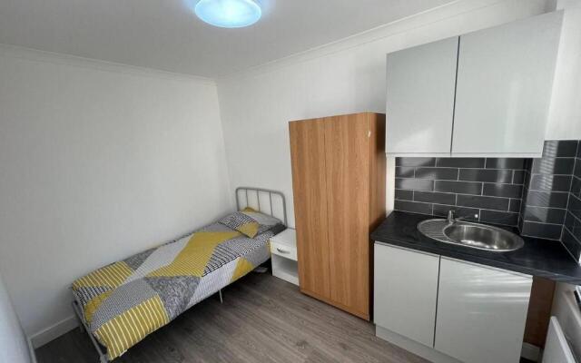 New 5-bed & 4 Bathroom House in Croydon