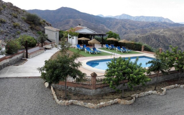 Villa With 3 Bedrooms in El Chorro, With Wonderful Mountain View, Priv