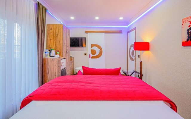 Dolphin Boutique Hotel & Restaurant