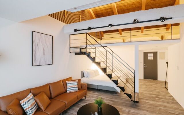 W11 Homestay