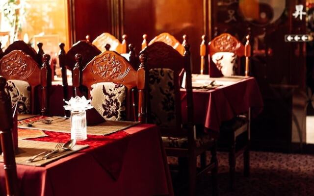 Hotel & Restaurant Peking