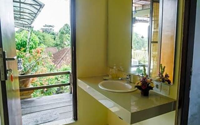 Desak Putu Putra Homestay