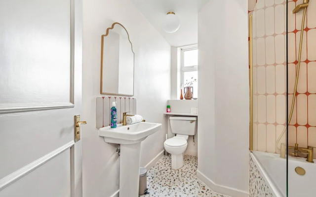 Chic Flat With Stunning City Views