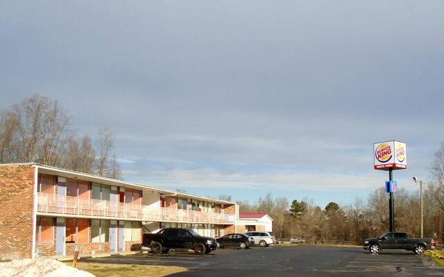 Motel 6 Connellys Springs, NC