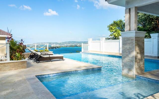 Luxury Getaway with Pool and Amazing Ocean view - Montego Bay