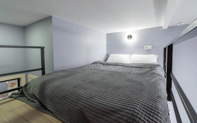 Метры в центре на улице Лахтинская 9