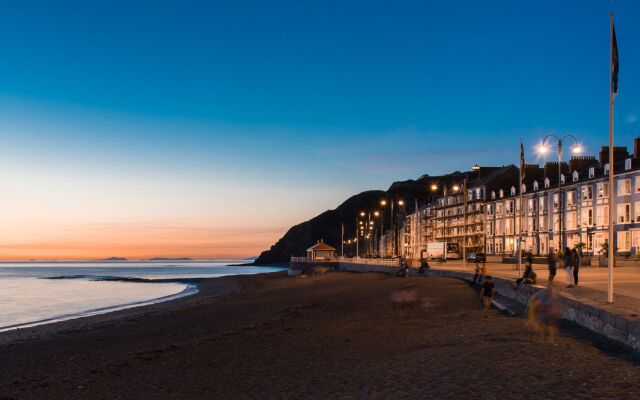 Gwesty'r Marine Hotel & Spa