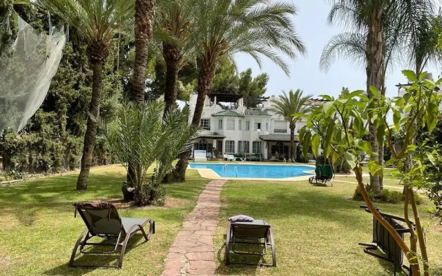 Spacious House w/ Private Pool Next to Golf Club