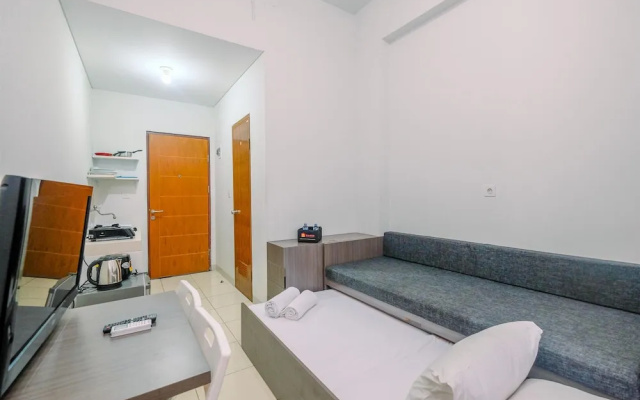Comfortable and Minimalist Studio at Dave Apartment