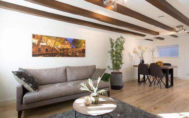 Canal Garden Apartment