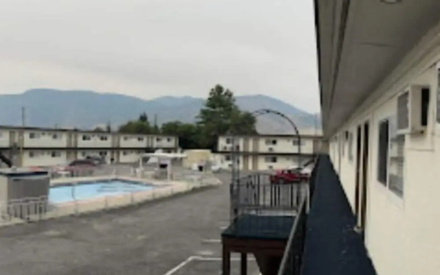 Coast Penticton Hotel